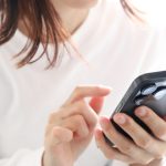 神保町野本歯科医院で、スマホが原因で歯が痛む原因について解説