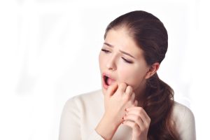 神保町野本歯科医院で神経のない歯（失活歯）が痛い原因と治療法について解説