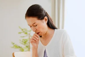 神保町野本歯科医院で、若年層の誤嚥性肺炎について解説