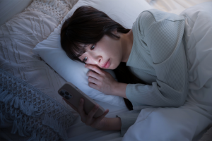 顔の歪み、顎の痛みは「片側噛み」が原因？片側噛みのリスクと、今日からできる改善法