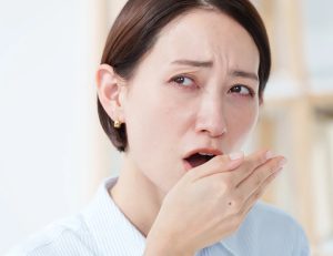 神保町の歯医者、神保町野本歯科医院で更年期女性を襲う舌の痛み。「口腔灼熱症候群」の原因と治療法について解説