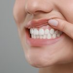 神保町の歯医者、神保町野本歯科医院で歯周組織再生療法の種類と違い｜リグロス、エムドゲイン、GTR法どれが正解？について解説